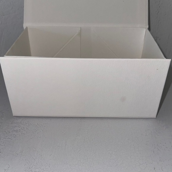 Parfums de Marly Paris storage Box - Picture 6 of 13